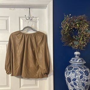 NWOT Women’s Aritzia Wilfred Bateau Neckline Three-Quarter Sleeve Blouse Size XS